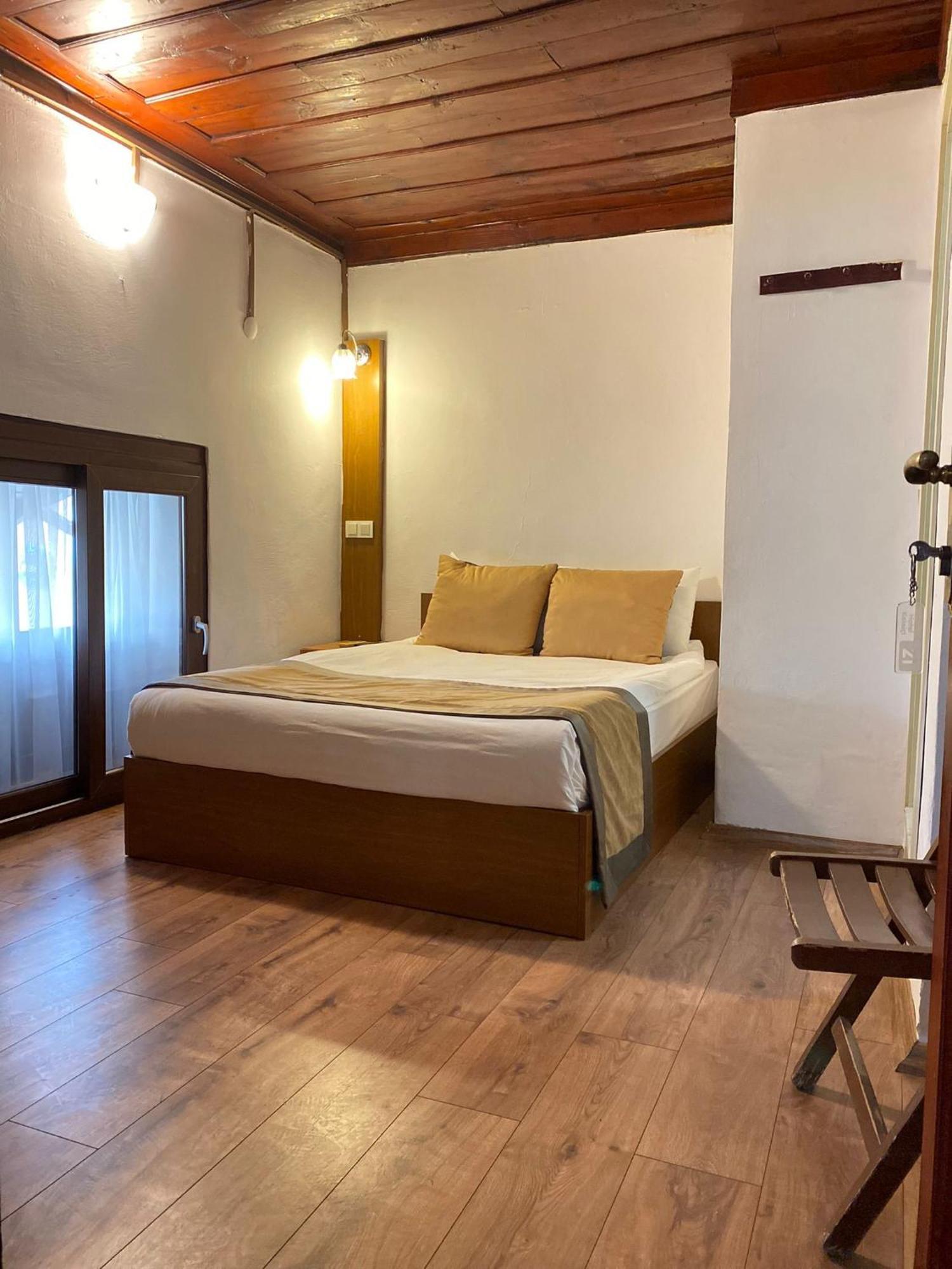Konak Hotel Kaleici Анталия Екстериор снимка